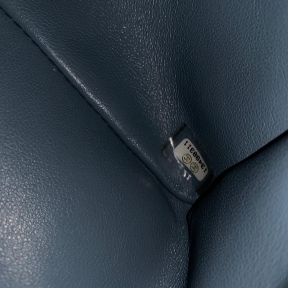 Chanel Classic Limited Edition Maxi Size Bag - Picture 4 of 8